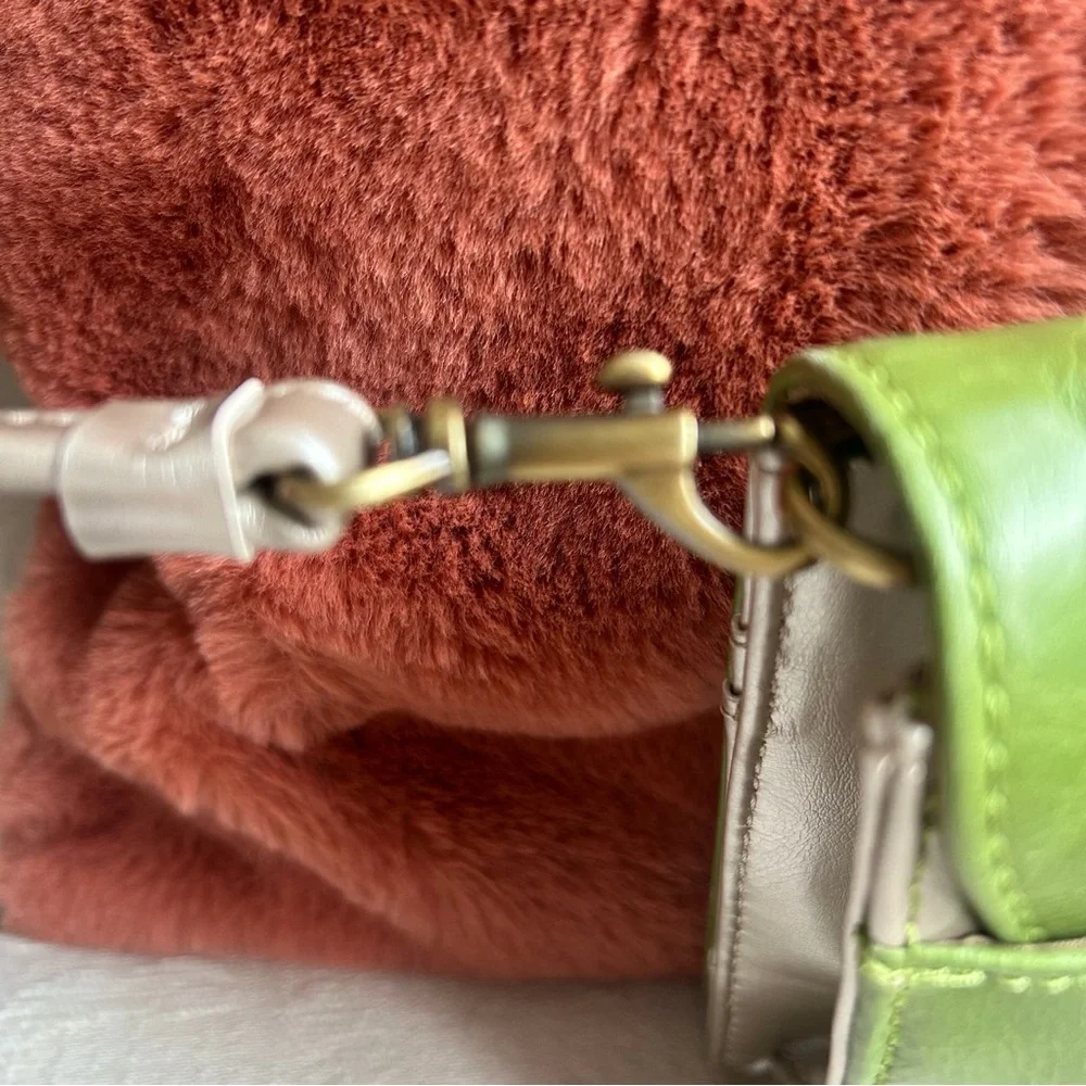 Aurielle Lime/Oyster Leather Crossbody Bag - Picture 7 of 12